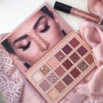 Huda Beauty nude eyeshadow palette